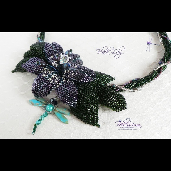 Handmade statement beaded necklace - Picture 2 of 3